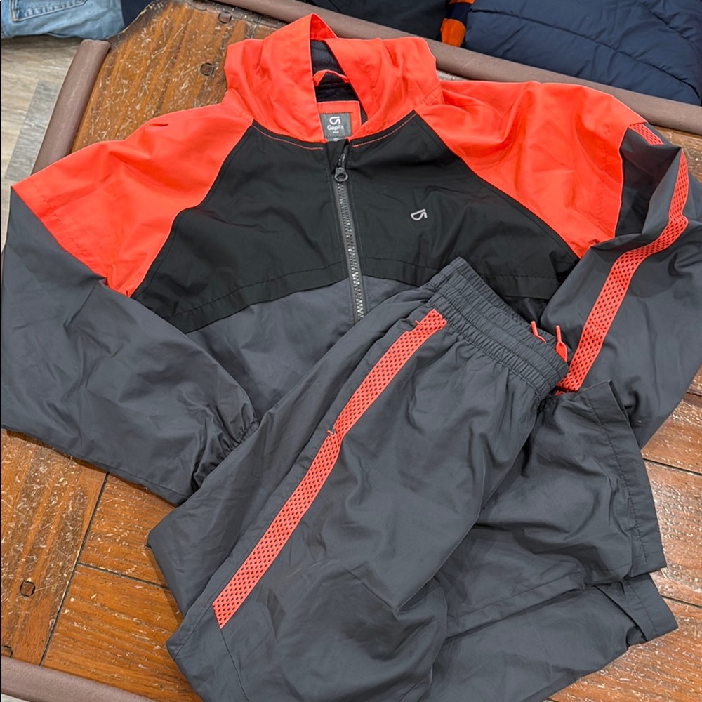 GAP fit boys two piece sports jogger size 10-11 years large